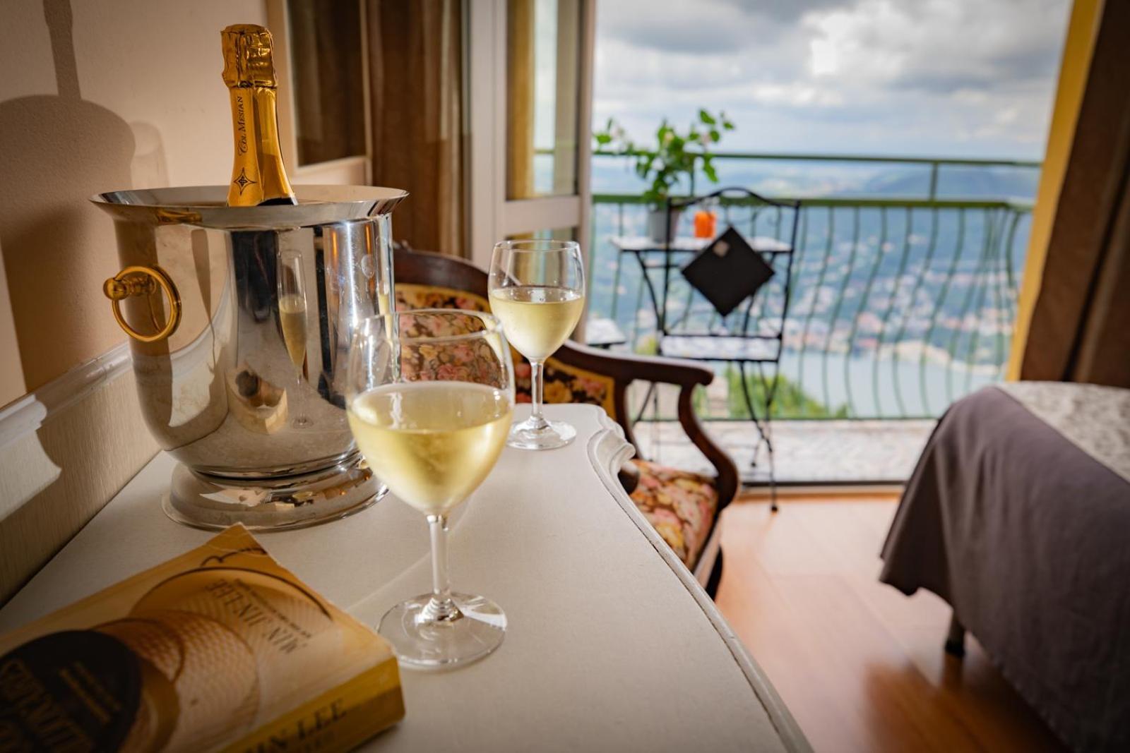 Hotel Vista Lago Brunate Luaran gambar