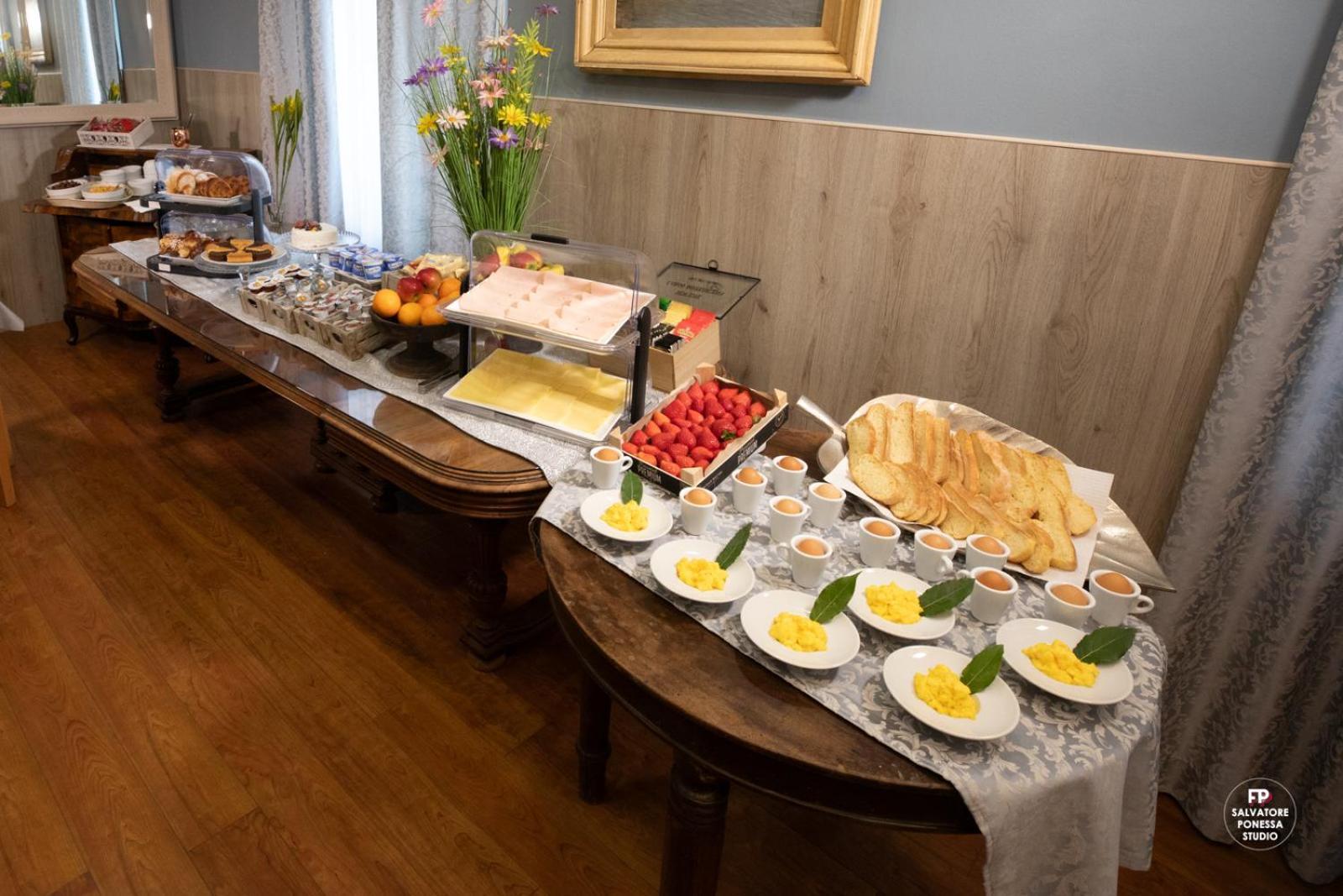 Hotel Vista Lago Brunate Luaran gambar